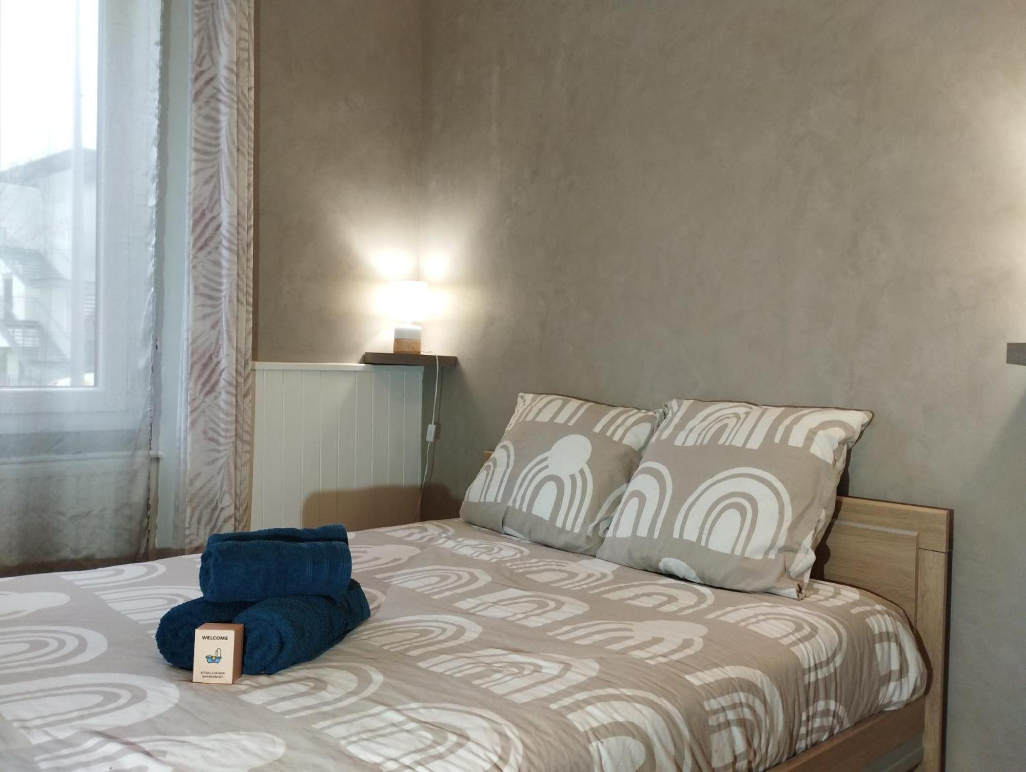 Le Manet - Appartement Proche Centre Ville - Parking Gratuit Бонвил Екстериор снимка